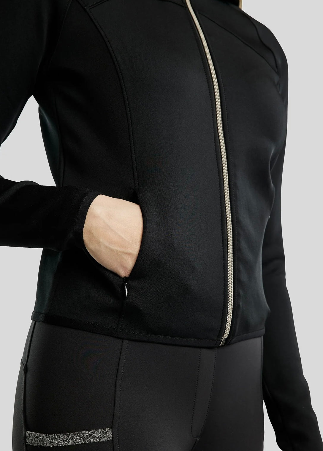 MoGaia Jacket w. Gun Metal Caviar Tape - Black