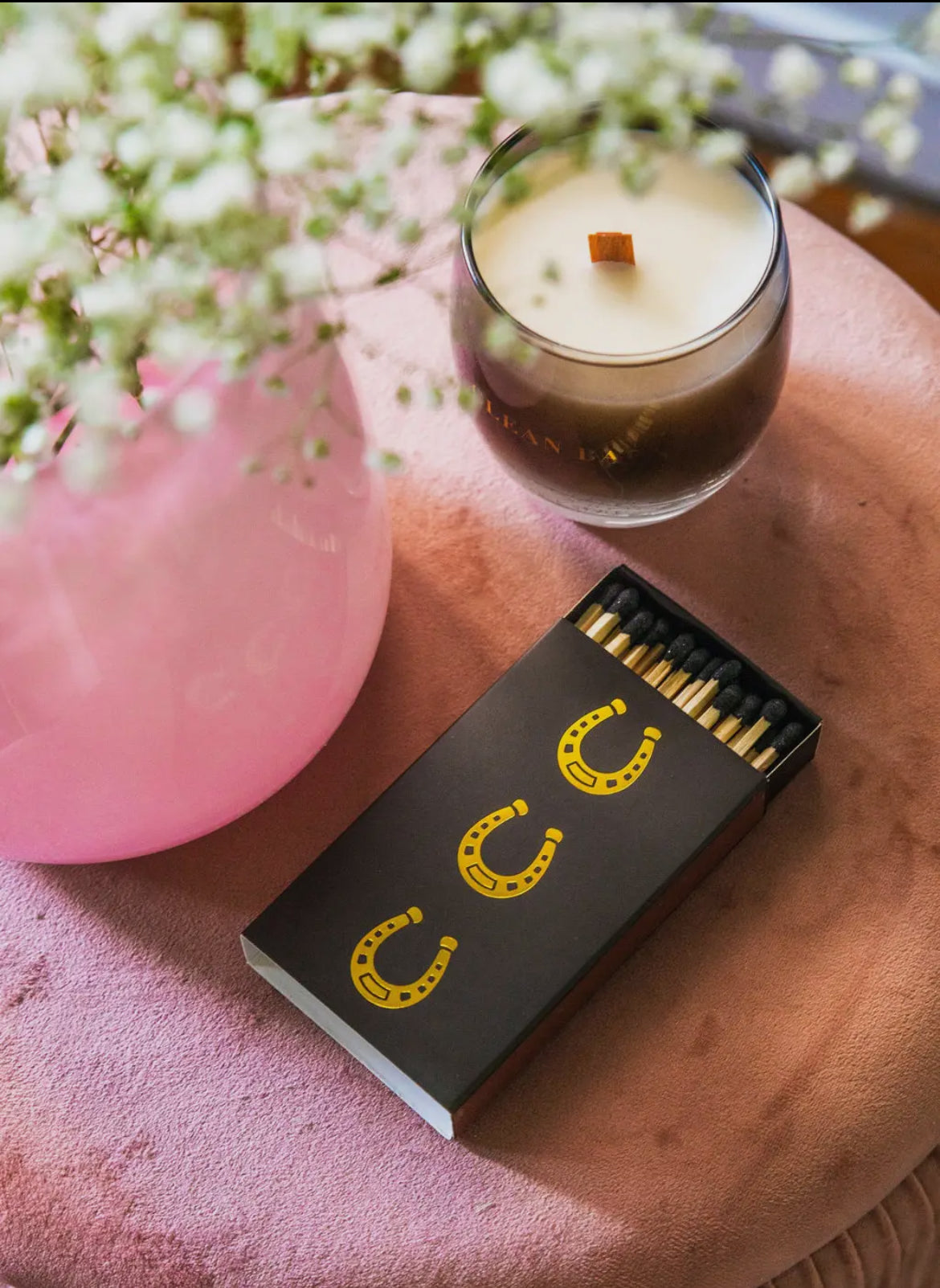 Stable Style Black Oversized Horseshoe Matches with Gold Foil
