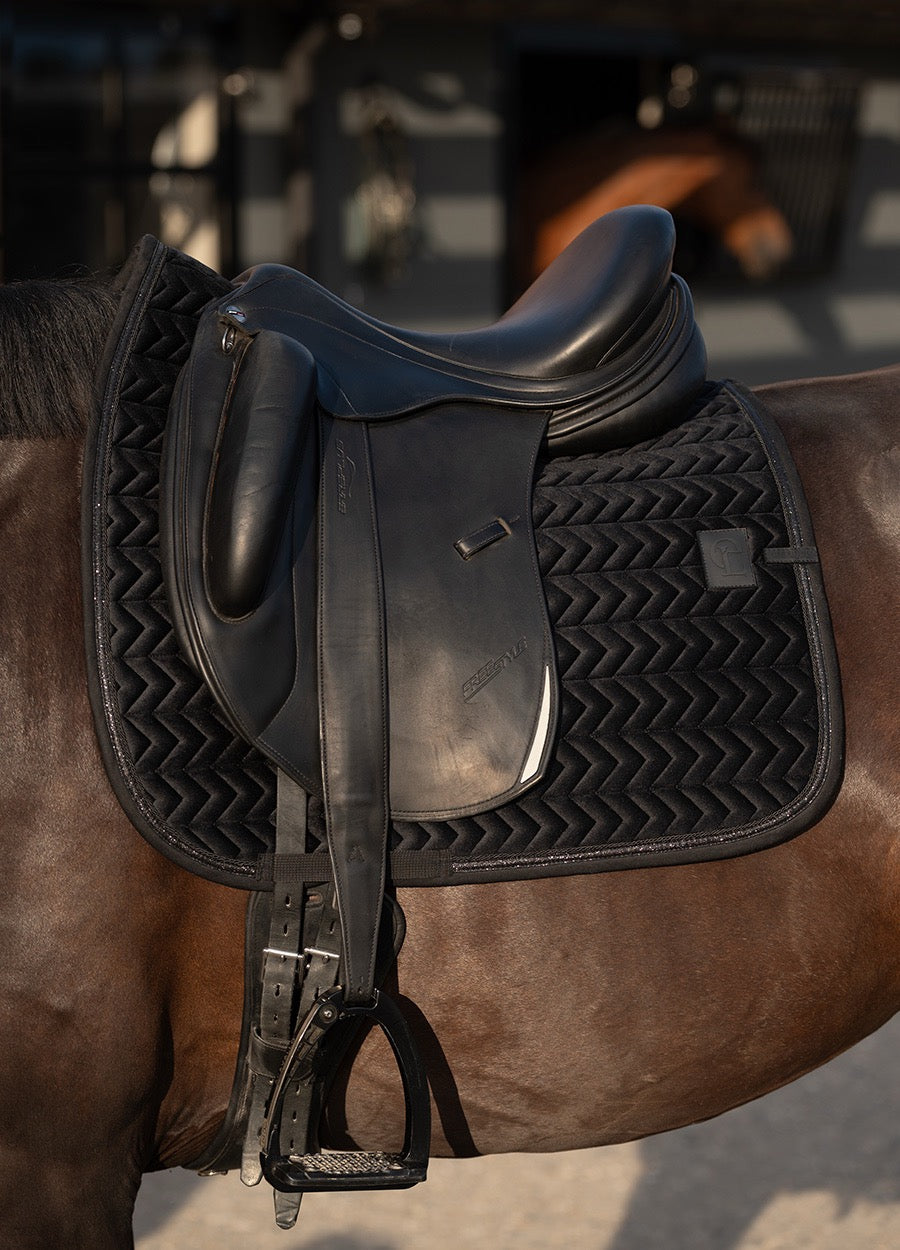 L'EVIQUE DRESSAGE PAD ZIRA- BLACK FULL SIZE
