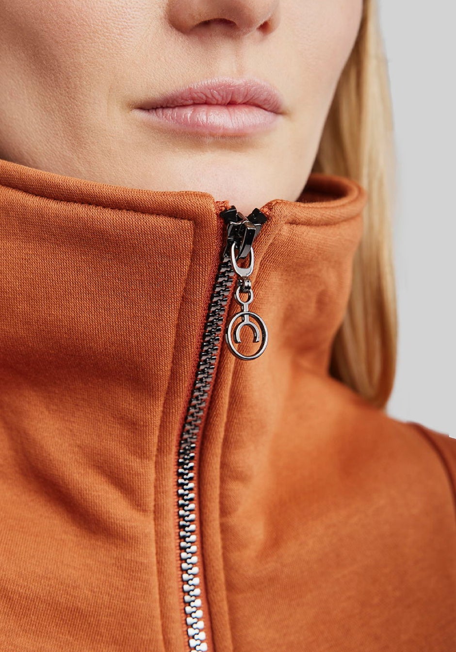 Montar MoElla Quarter Zip Sweatshirt