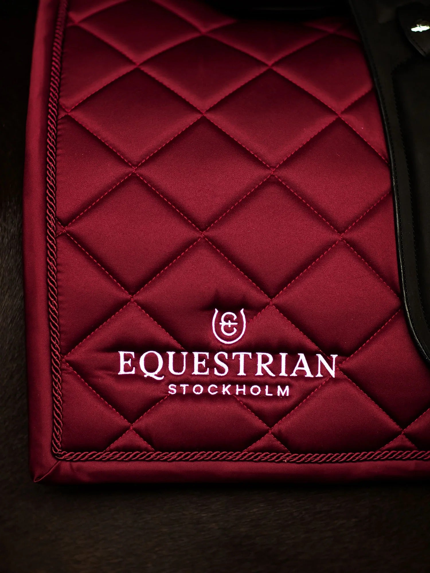 Equestrian Stockholm Line Pad - Bordeaux