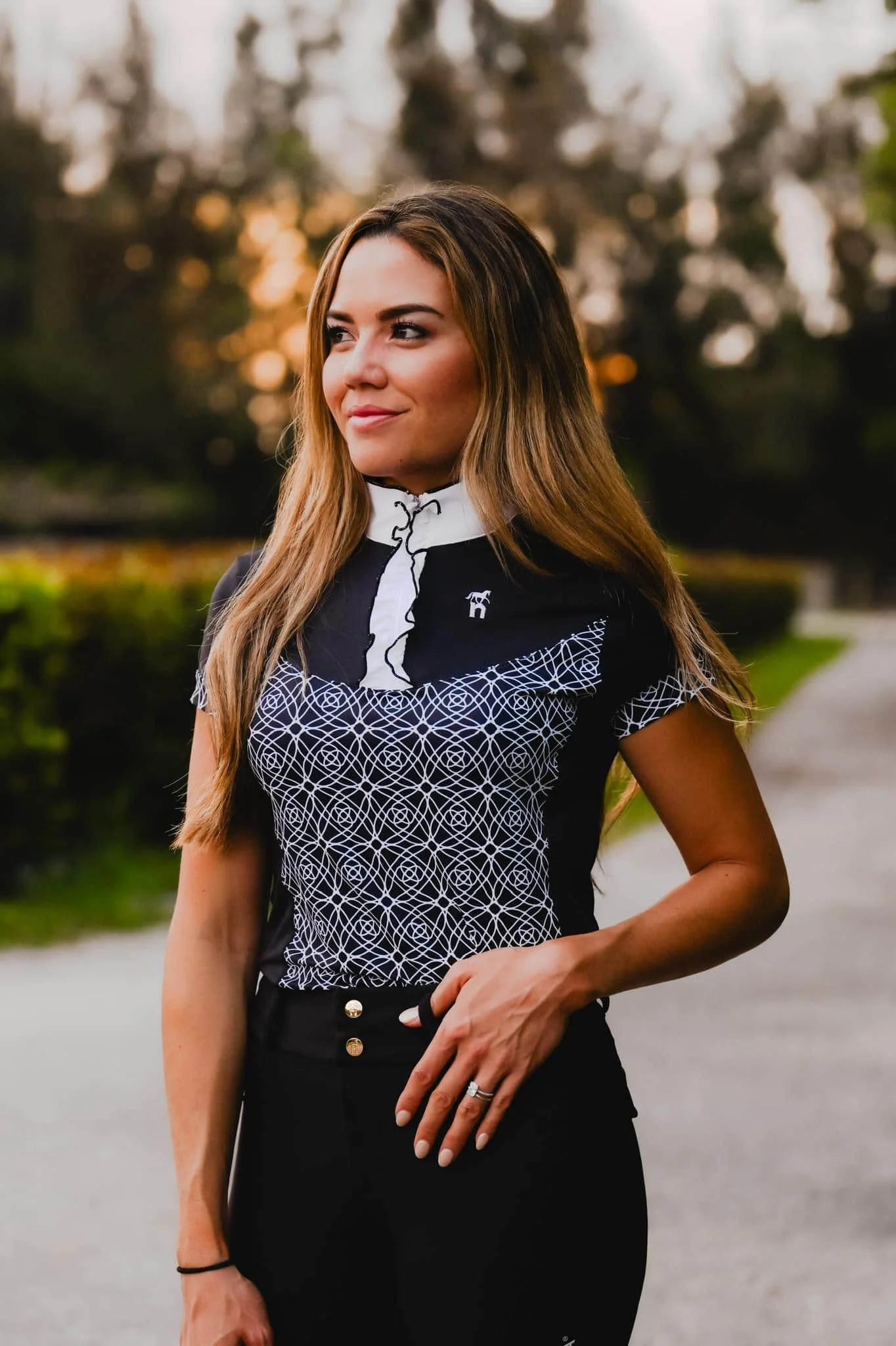 Novella Raymeister Show Shirt-Size